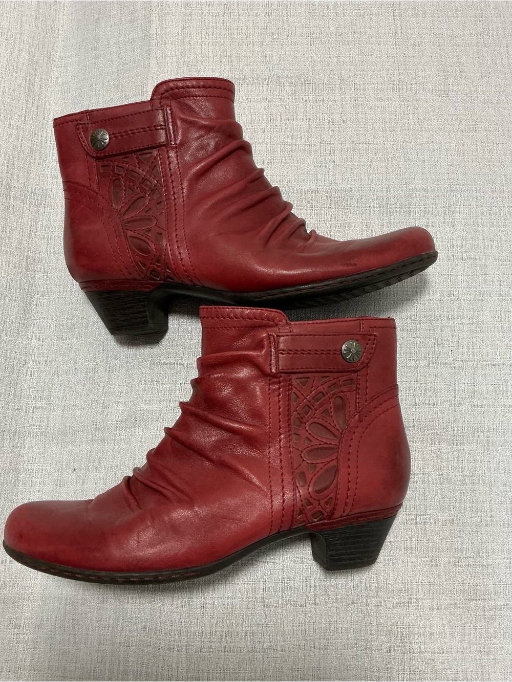 Rockport Cobb Hill Bethany Red Leather Ruched Laser Cut Ankle Booties 8M